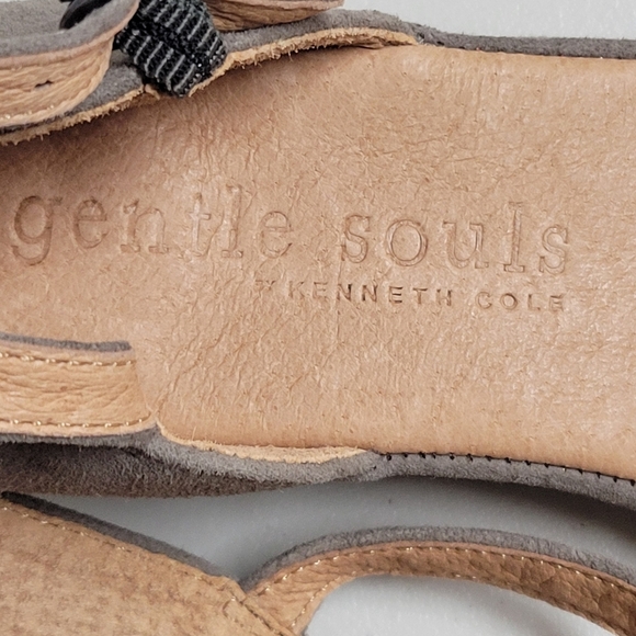 Gentle Souls By Kenneth Cole Women's Lily Knot Sandals. - Picture 10 of 11